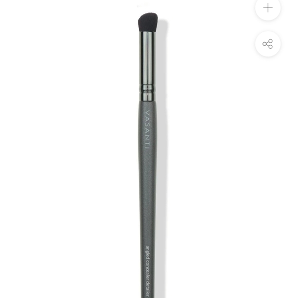 vasanti Other - FREE WITH PURCHASE Vasanti angeled concealer brush NEW